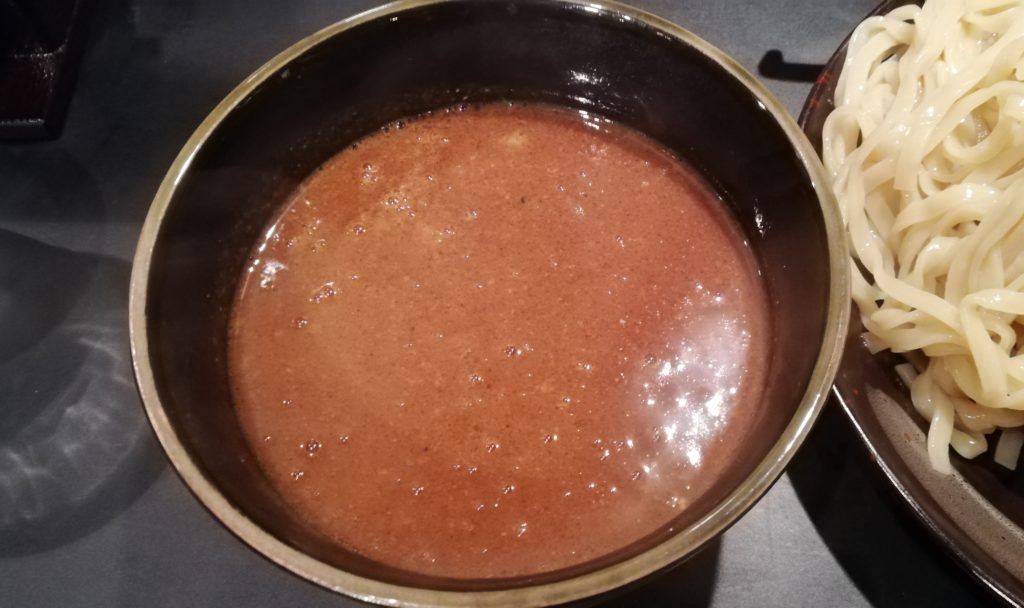 房総式和風カレーつけ麺のつけ汁