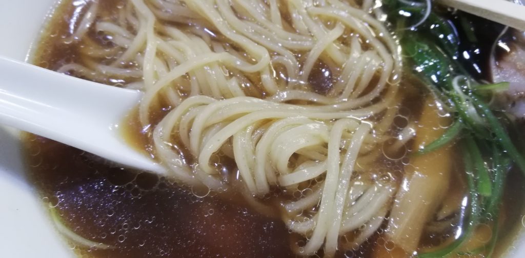 花月嵐、蔦の醤油Sobaの麺