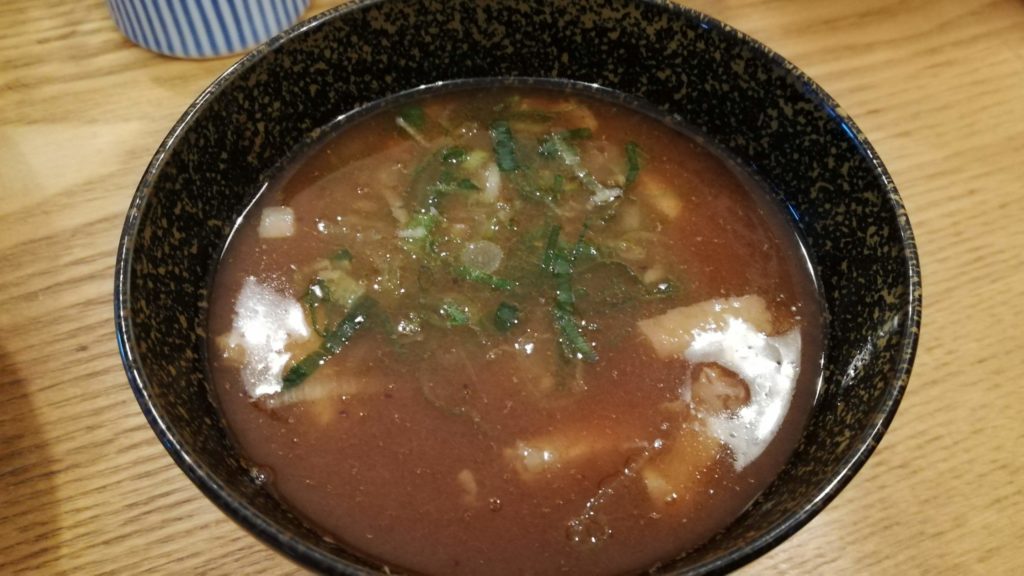 麺屋薫堂（新御徒町駅）、極細つけ麺のつけ汁（スープ）